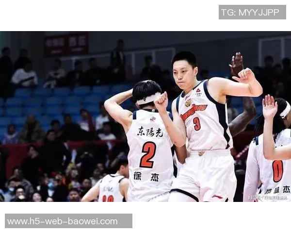 苏群分析徐杰受伤对广东队影响期待萨林杰和胡明轩迅速提升得分能力