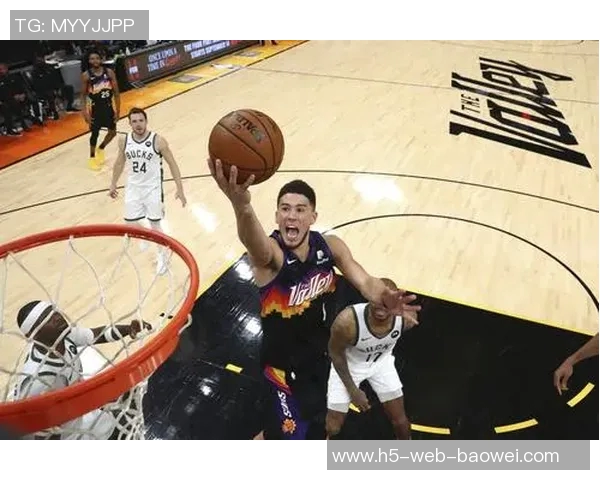 布克绝杀前三分未能命中坦言感到煎熬训练表现与比赛差距明显 布克绝杀前三分未能命中坦言感到煎熬训练表现与比赛差距明显